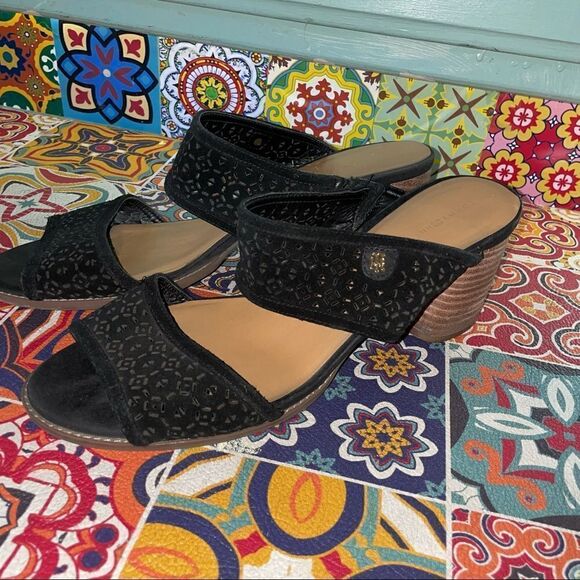 TOMMY Hilfiger Black eyelet laser cut Chunky Block heeled mules sandals sz 11 - Picture 3 of 6